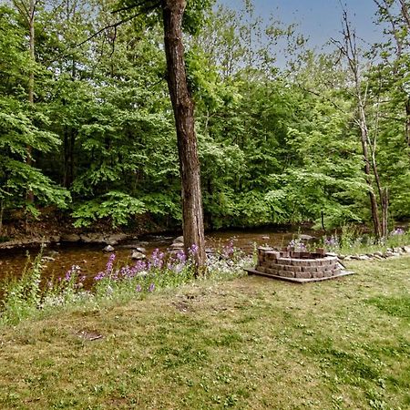 Cabin By The Creek With Private Creek Access Tannersville Luaran gambar