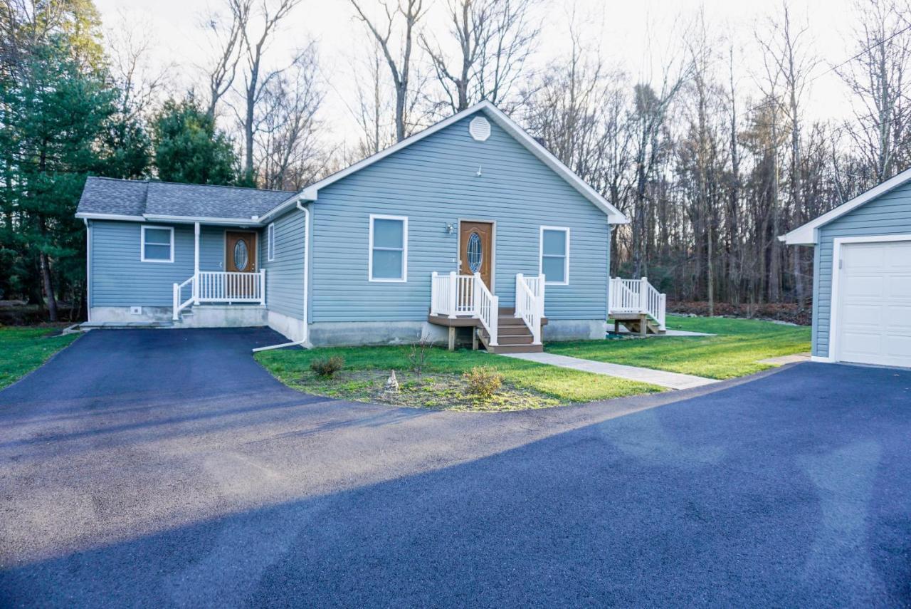 Cabin By The Creek With Private Creek Access Tannersville Luaran gambar