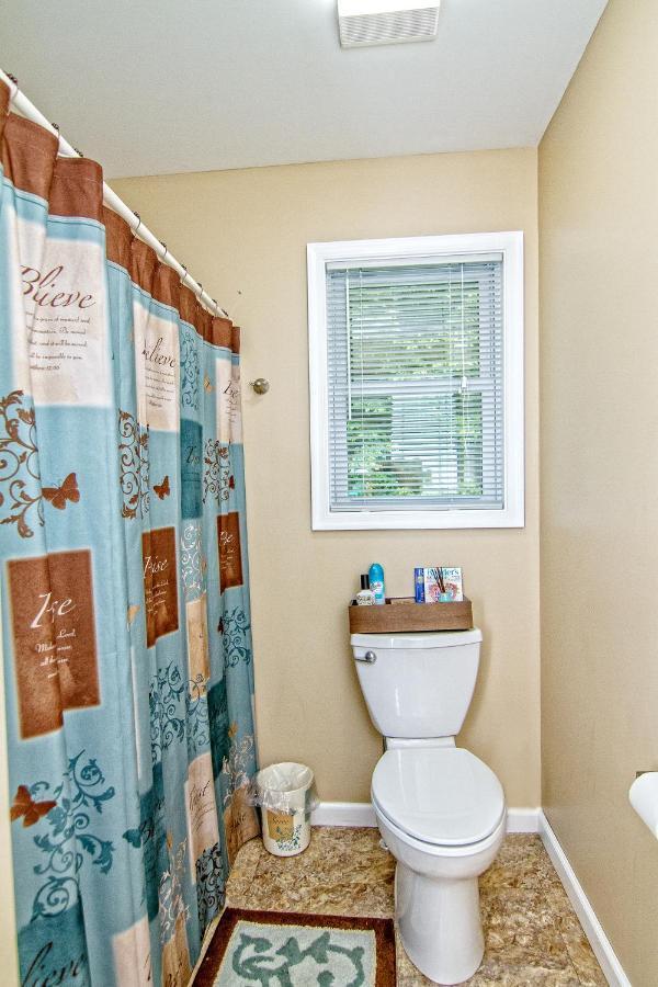 Cabin By The Creek With Private Creek Access Tannersville Luaran gambar