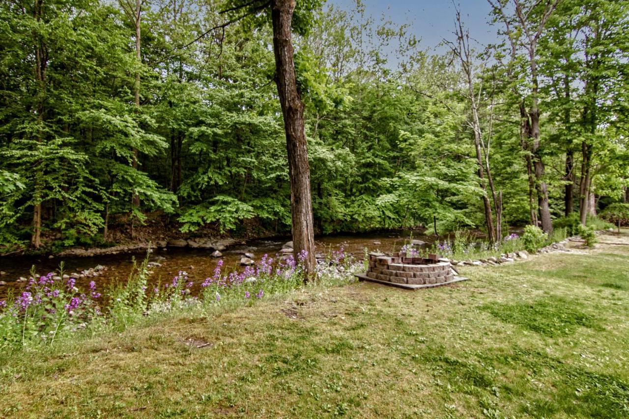 Cabin By The Creek With Private Creek Access Tannersville Luaran gambar