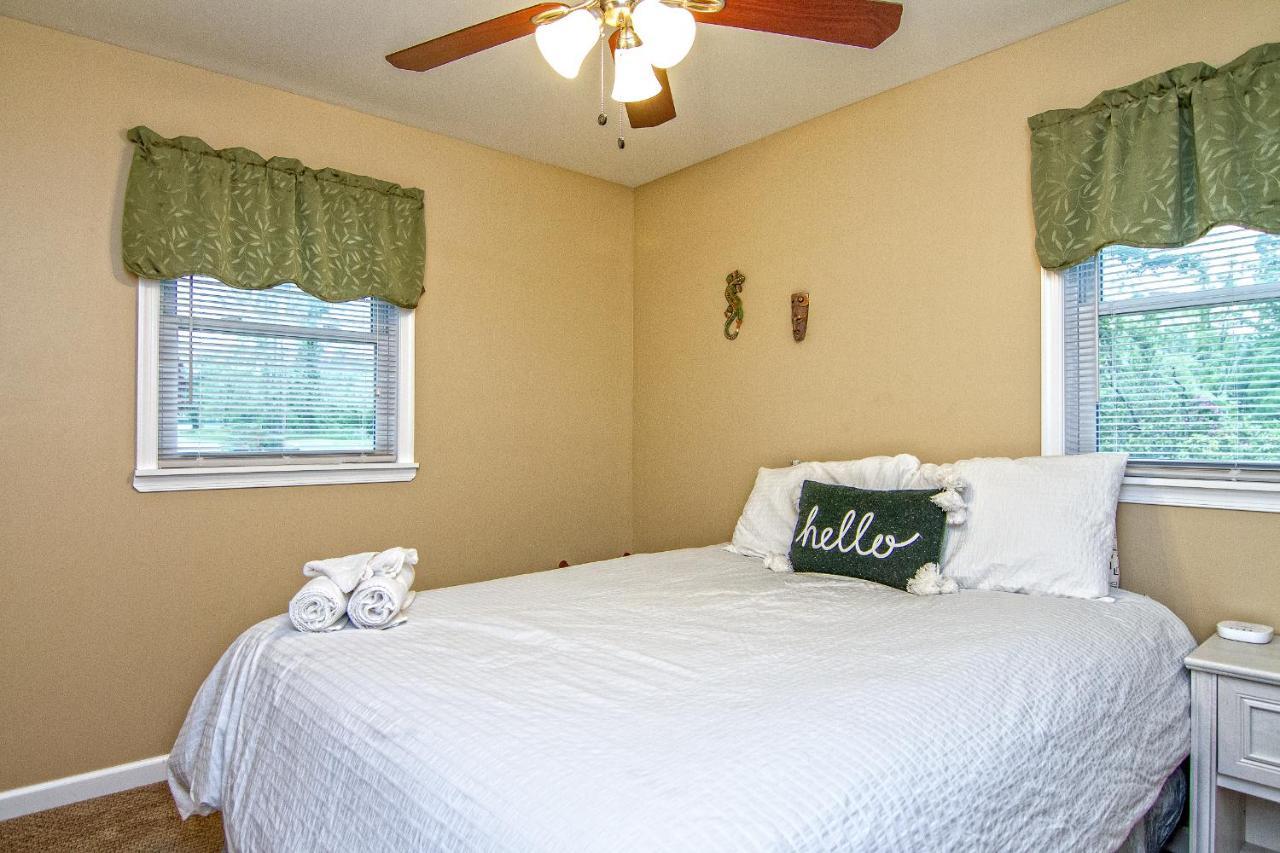 Cabin By The Creek With Private Creek Access Tannersville Luaran gambar