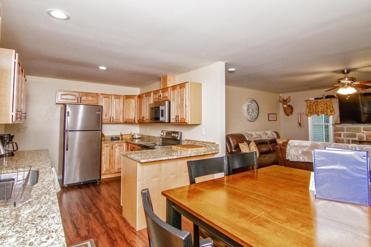 Cabin By The Creek With Private Creek Access Tannersville Luaran gambar