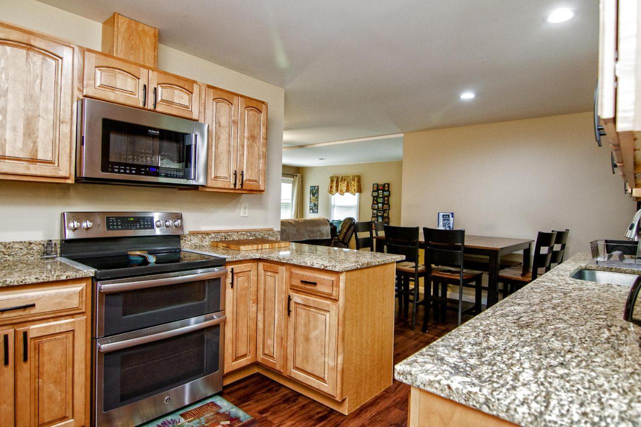Cabin By The Creek With Private Creek Access Tannersville Luaran gambar