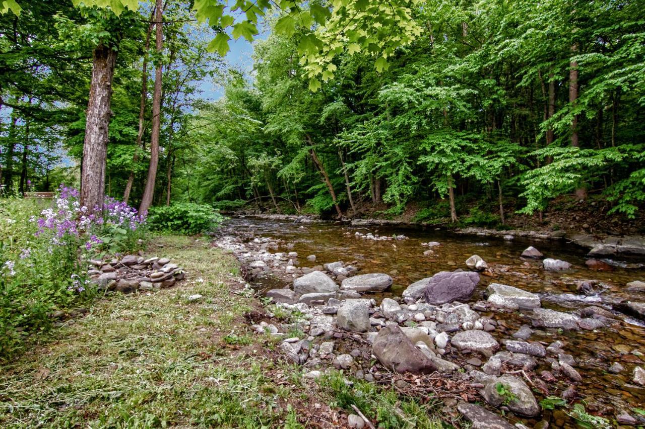 Cabin By The Creek With Private Creek Access Tannersville Luaran gambar